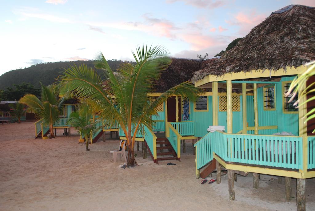 Taufua Beach Fales Lalomanu ภายนอก รูปภาพ