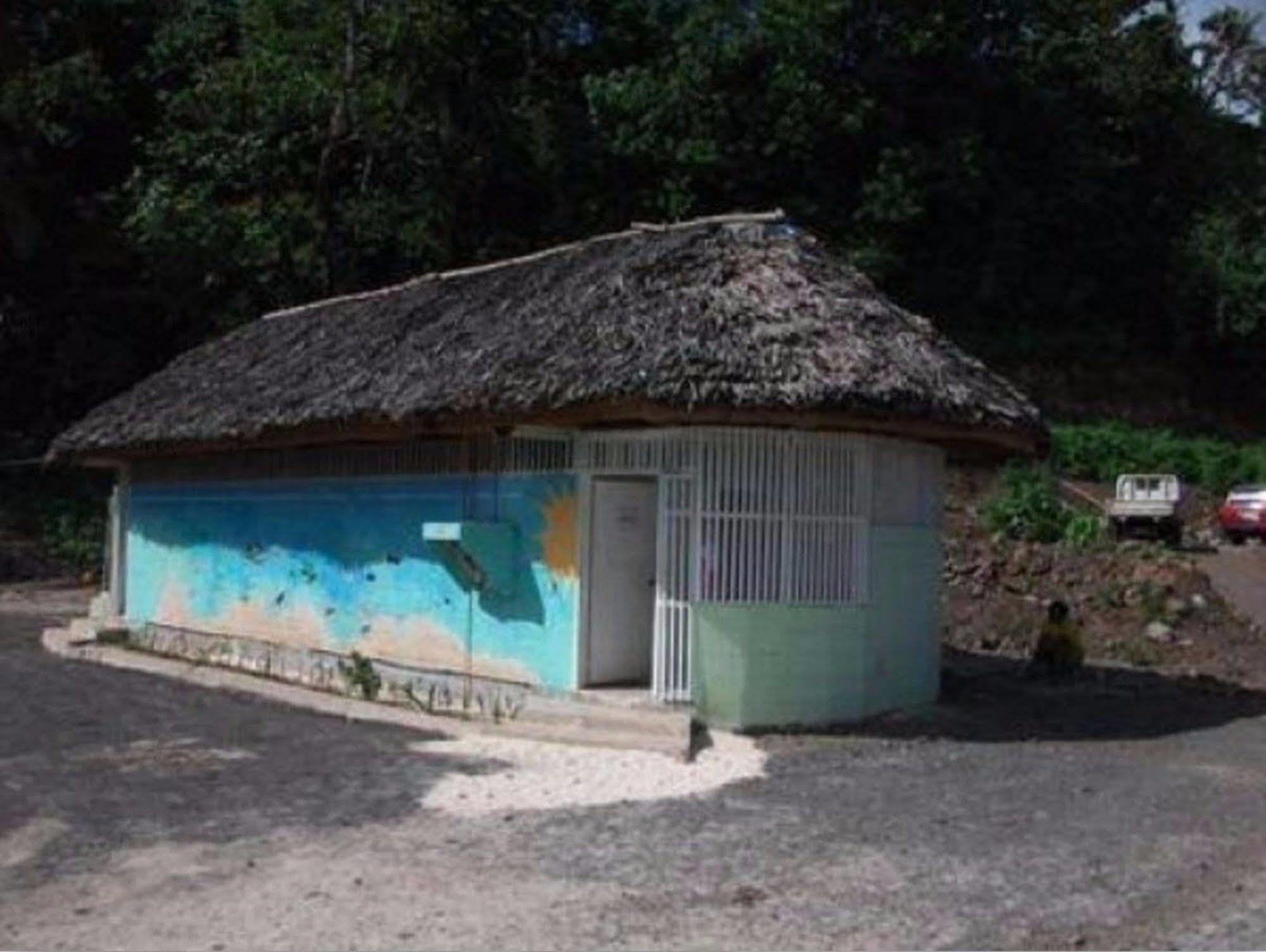 Taufua Beach Fales Lalomanu ภายนอก รูปภาพ