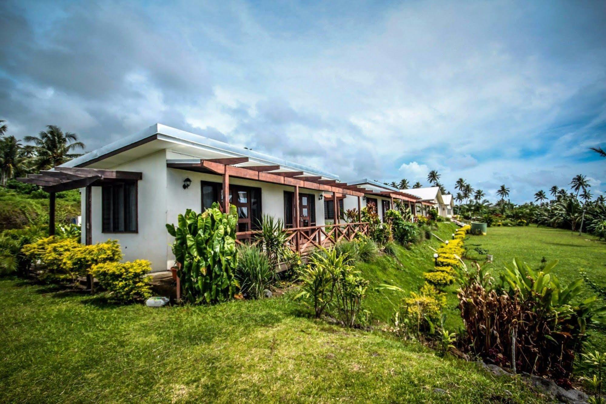 Taufua Beach Fales Lalomanu ภายนอก รูปภาพ